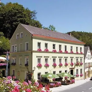 & Goldener Hirsch Hotell